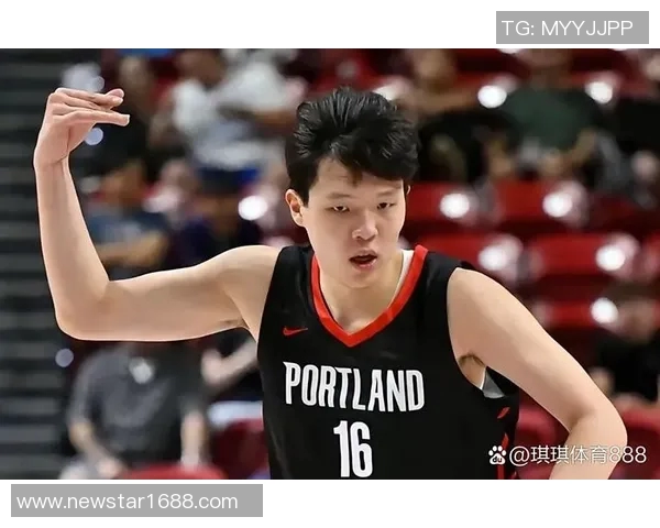 开拓者媒体杨瀚森多次处于空位未获传球，需要提升勾手投篮