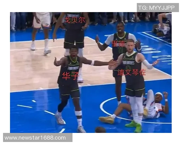 他扒拉我!迪文岑佐突破被努尔基奇打到面部 面具都被打掉 他扒拉我!迪文岑佐突破被努尔基奇打到面部 面具都被打掉