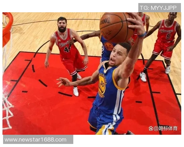 库里生涯首次恶犯!勇士24分惨负雷霆,这一战我彻底看清5名球星 库里生涯首次恶犯!勇士24分惨负雷霆,这一战我彻底看清5名球星